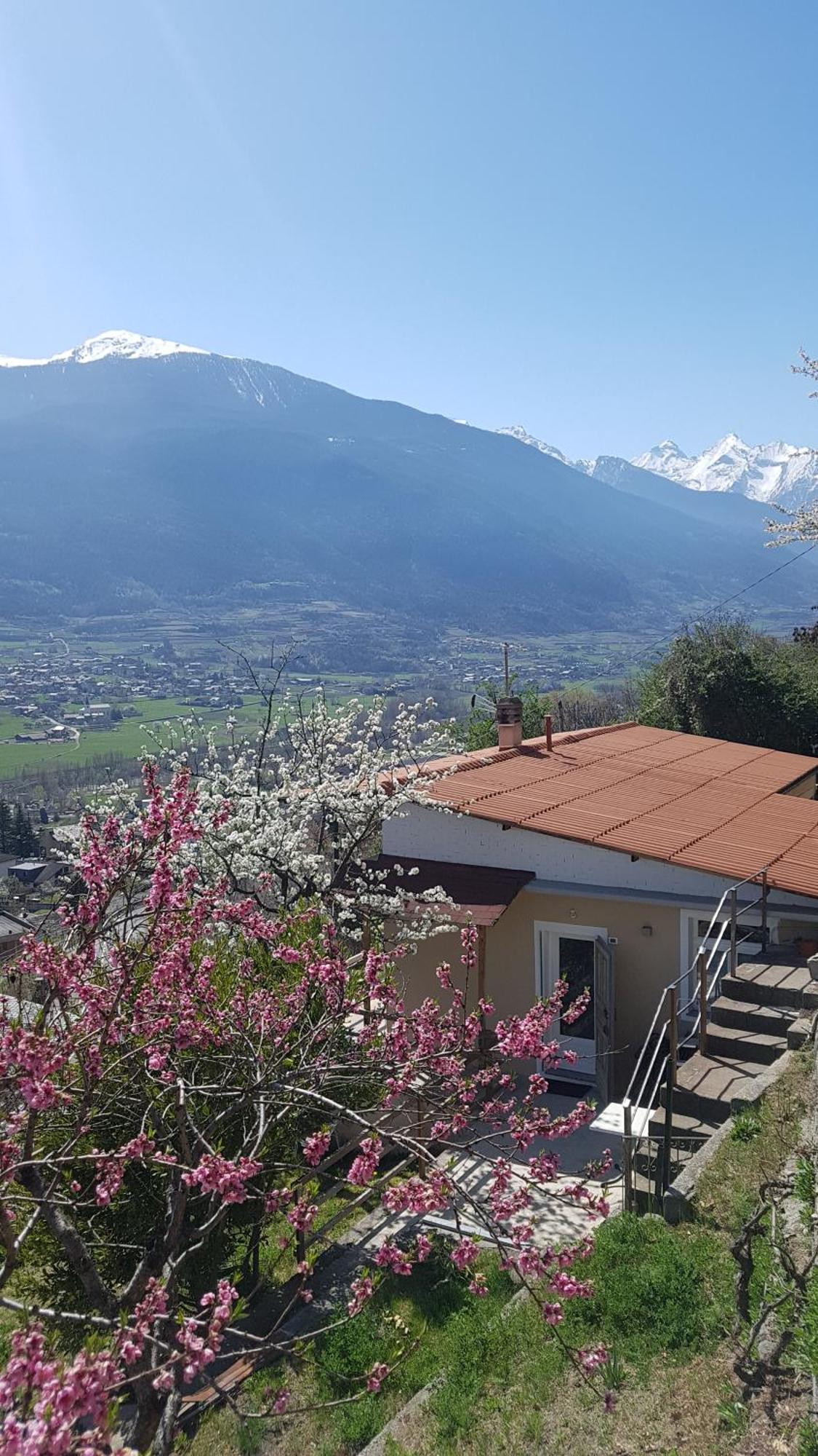 Casa Le Vignole - Aosta Villa Ngoại thất bức ảnh