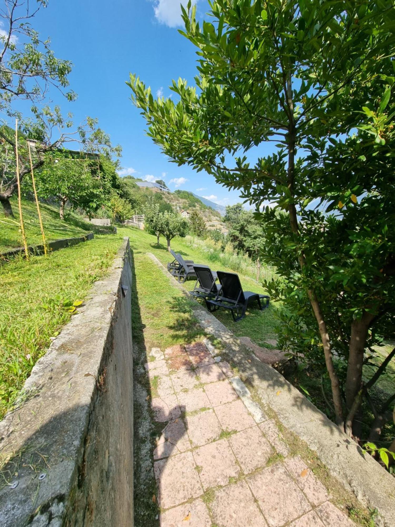 Casa Le Vignole - Aosta Villa Ngoại thất bức ảnh